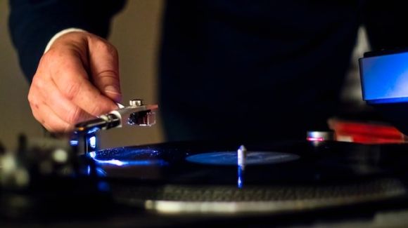 CÁCH BẢO QUẢN ĐĨA THAN (LP) ĐÚNG CÁCH