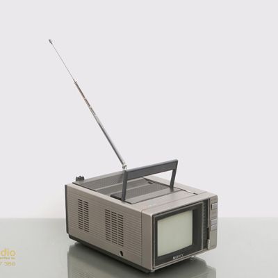 Tivi xưa SONY KV-6X1