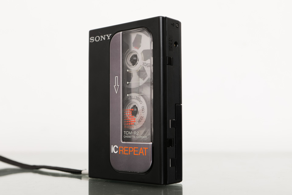 Cassette cầm tay Sony TCM-R2