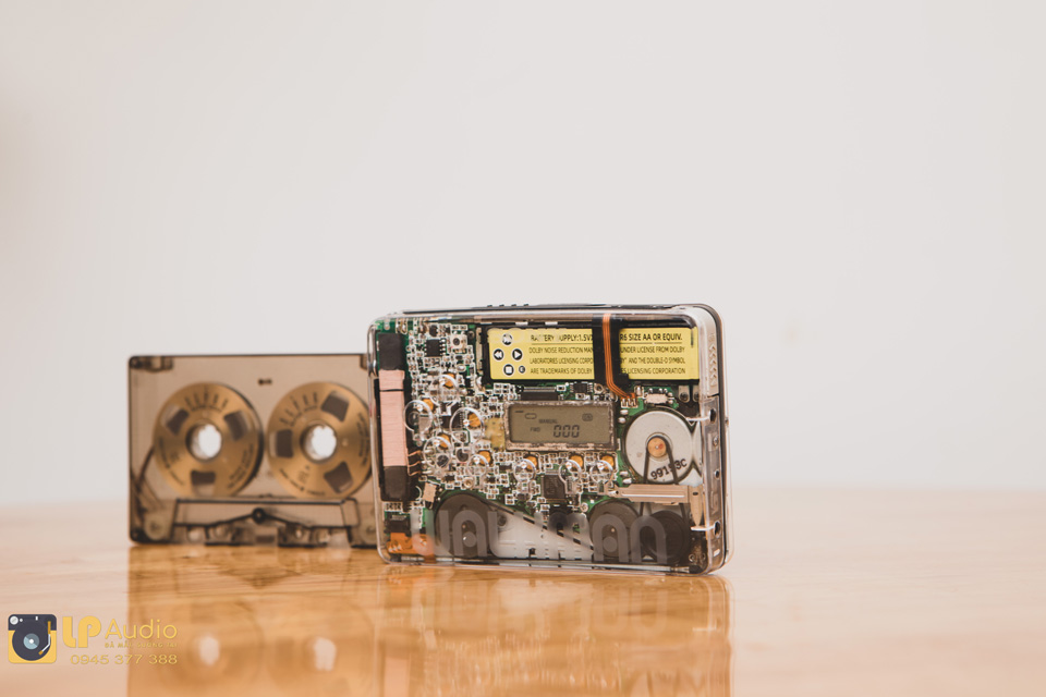 Sony Cassette Walkman Radio WM-GX677 Wm-gx677 Iz536 Model