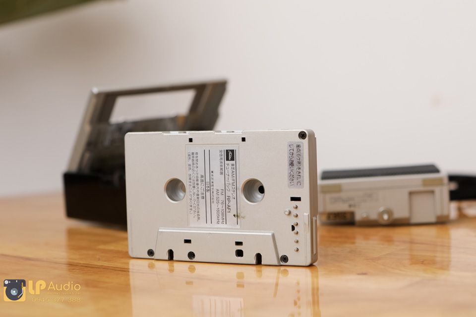 Cassette cầm tay TOSHIBA KT-VS1